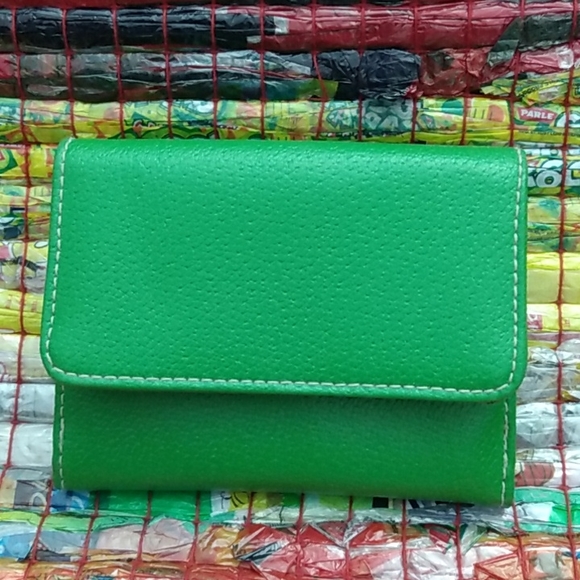 Nice green ID and card holder - Picture 1 of 5